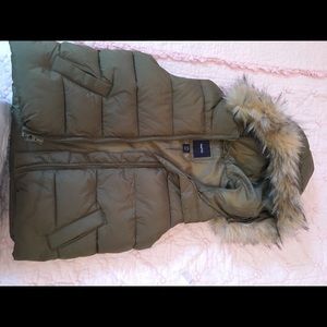 Gap puff vest